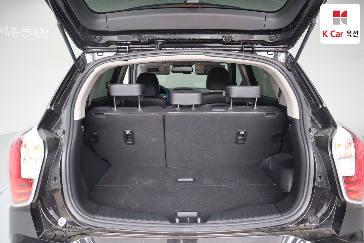 KG Mobility Tivoli - 23