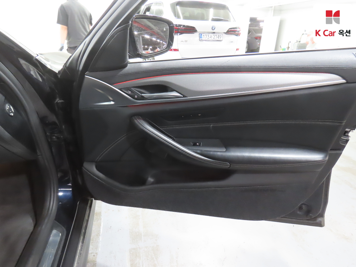 BMW 5 시리즈 - 32