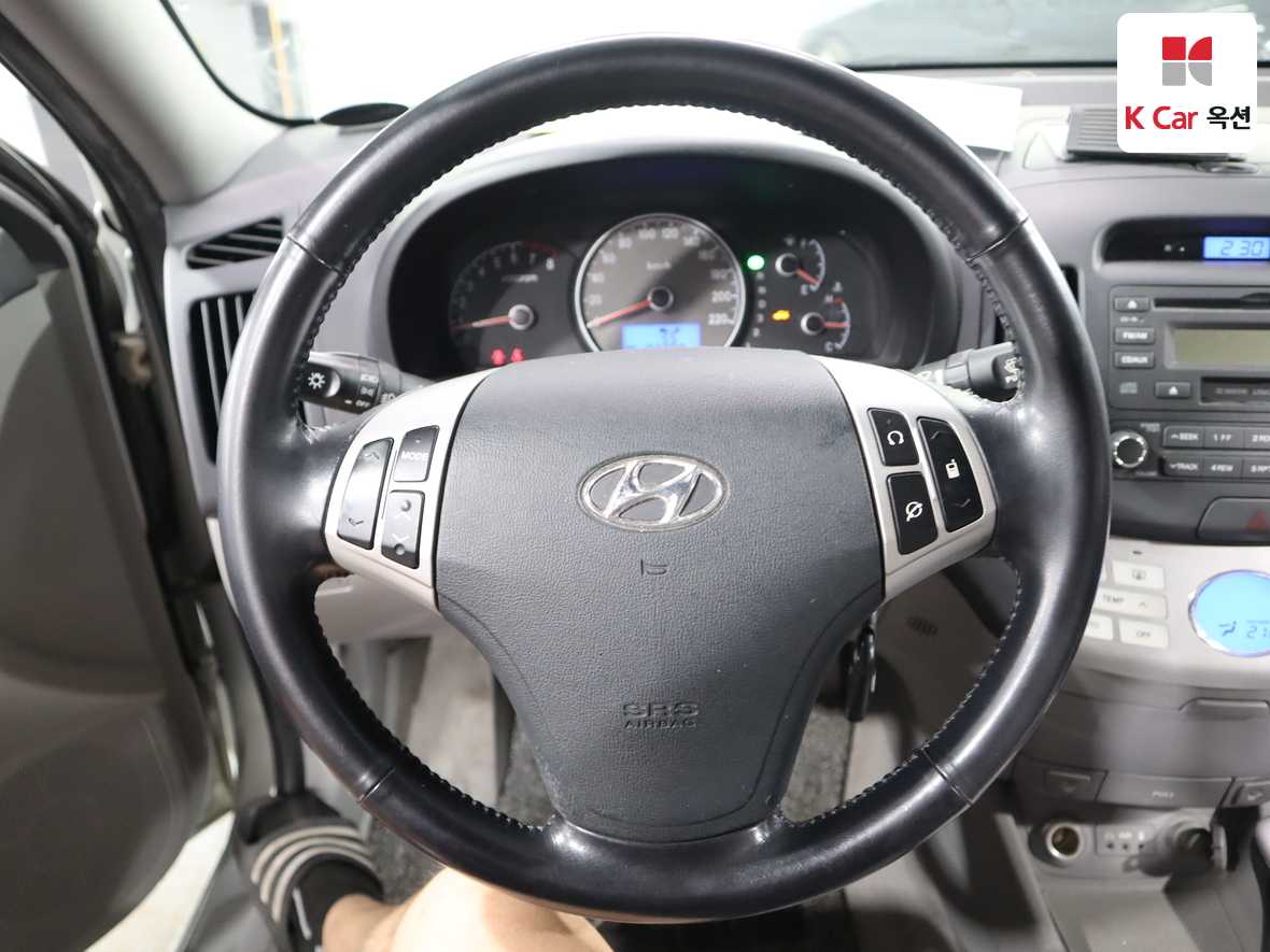 Hyundai Elantra - 10