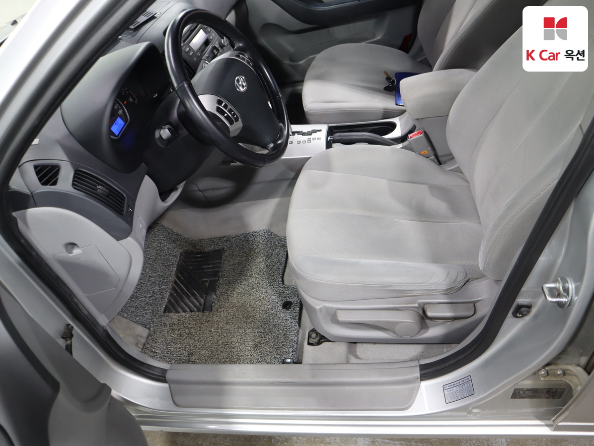 Hyundai Elantra - 17