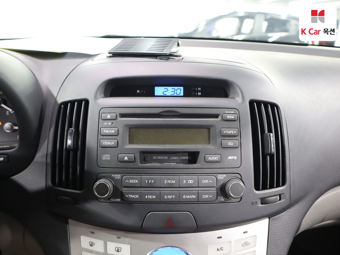 Hyundai Elantra - 14
