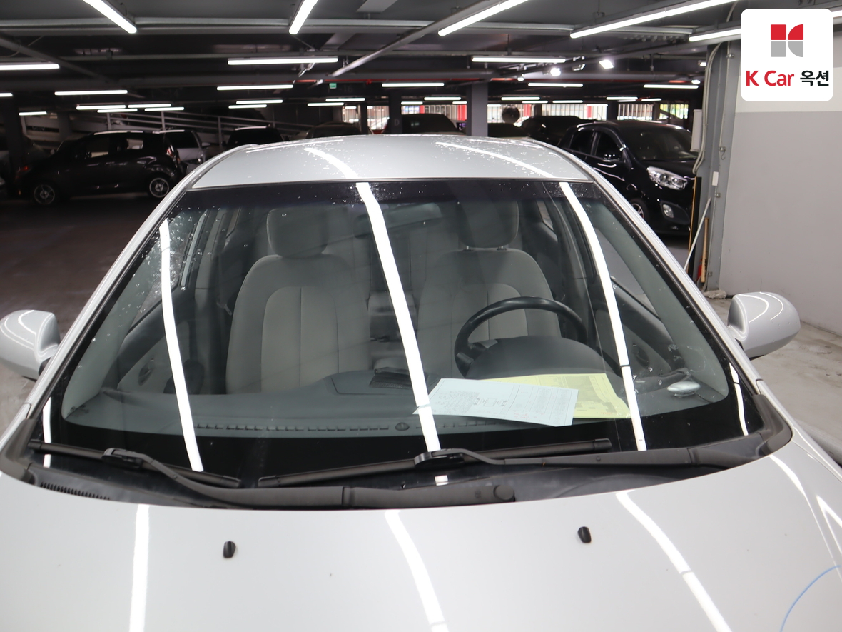 Hyundai Elantra - 33