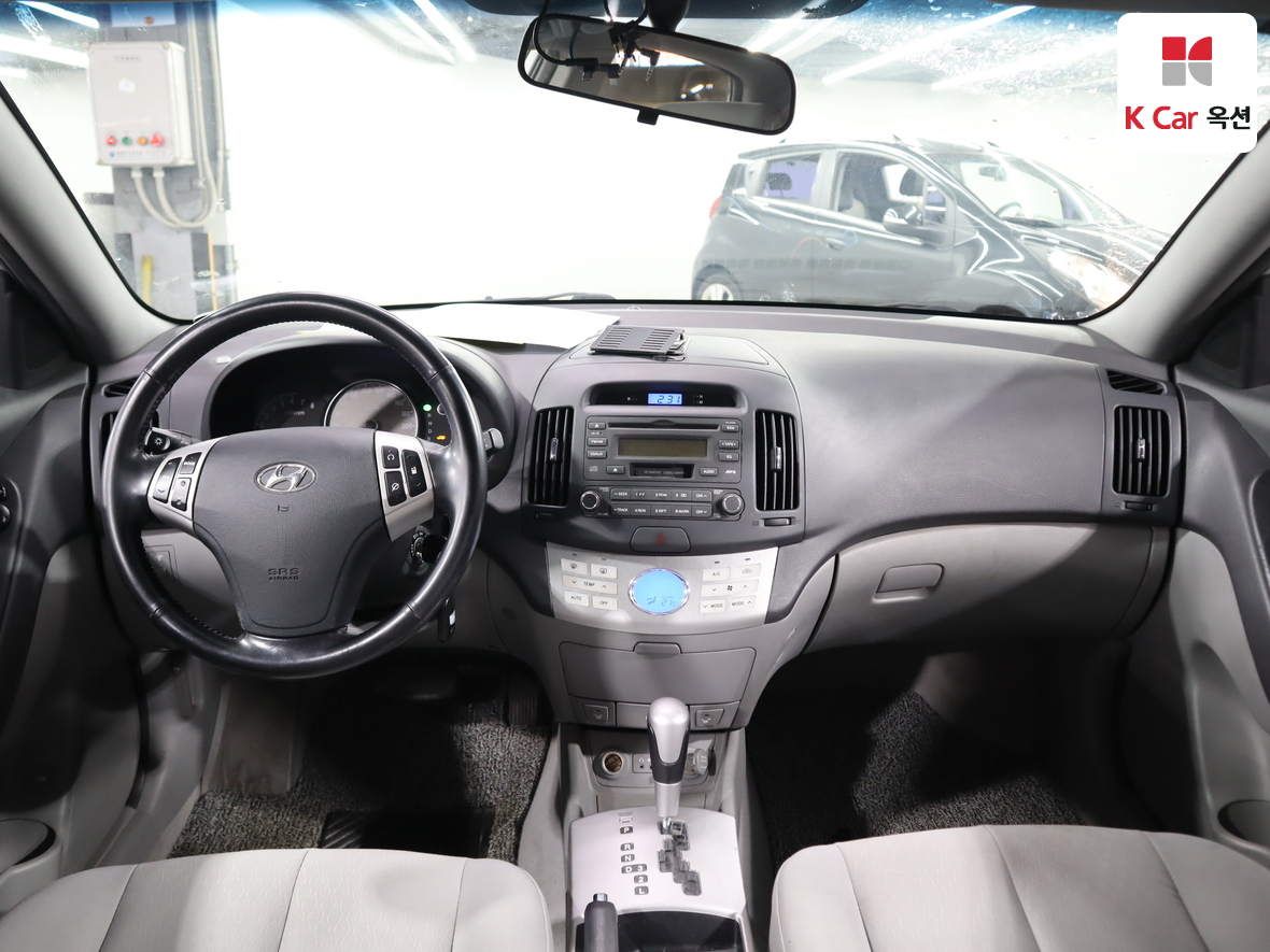 Hyundai Elantra - 3