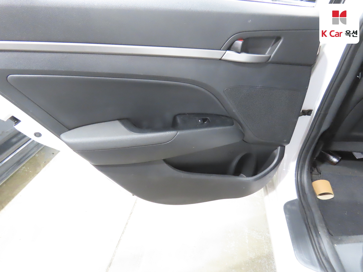 Hyundai Elantra - 21