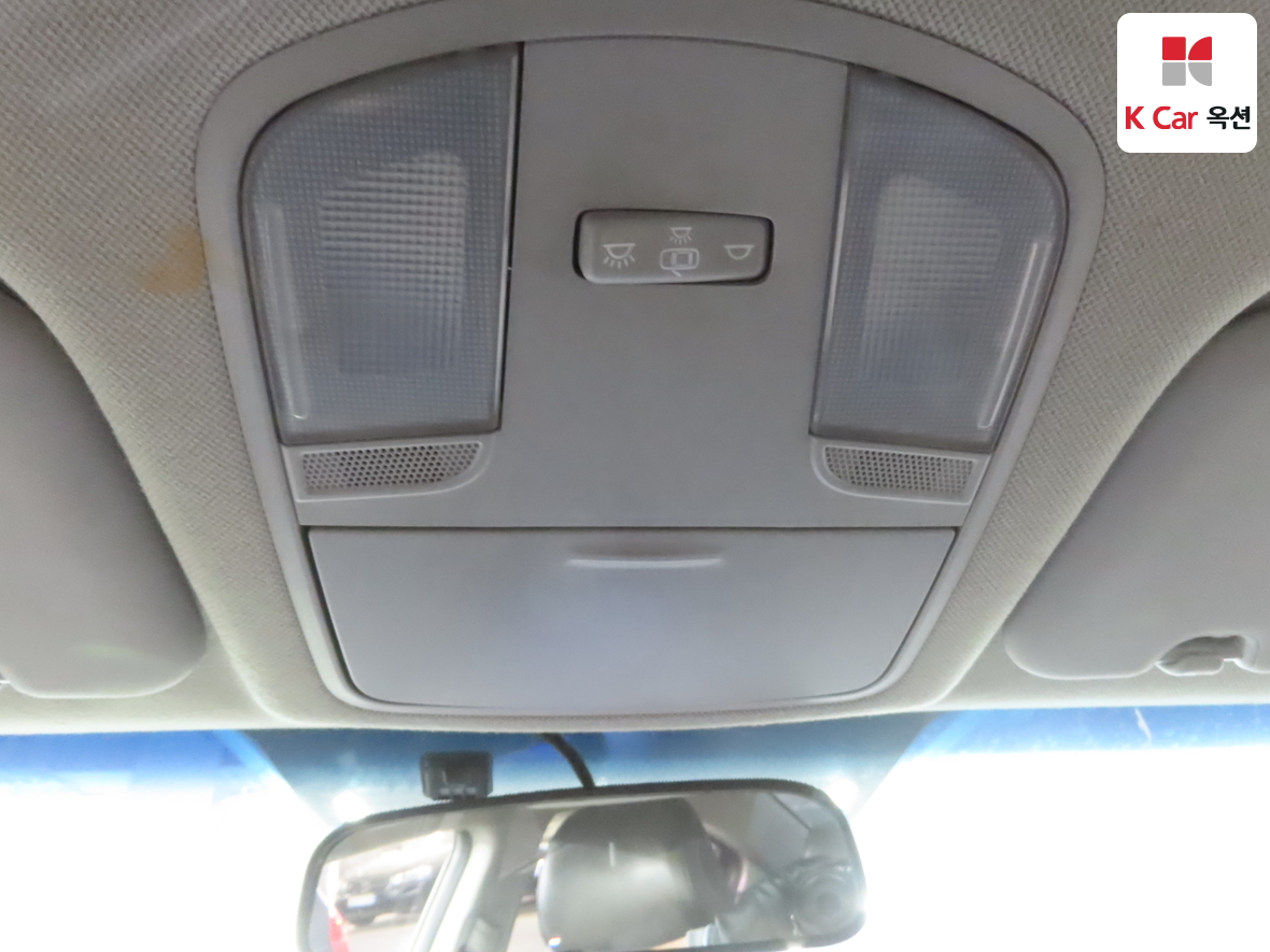 Hyundai Elantra - 12