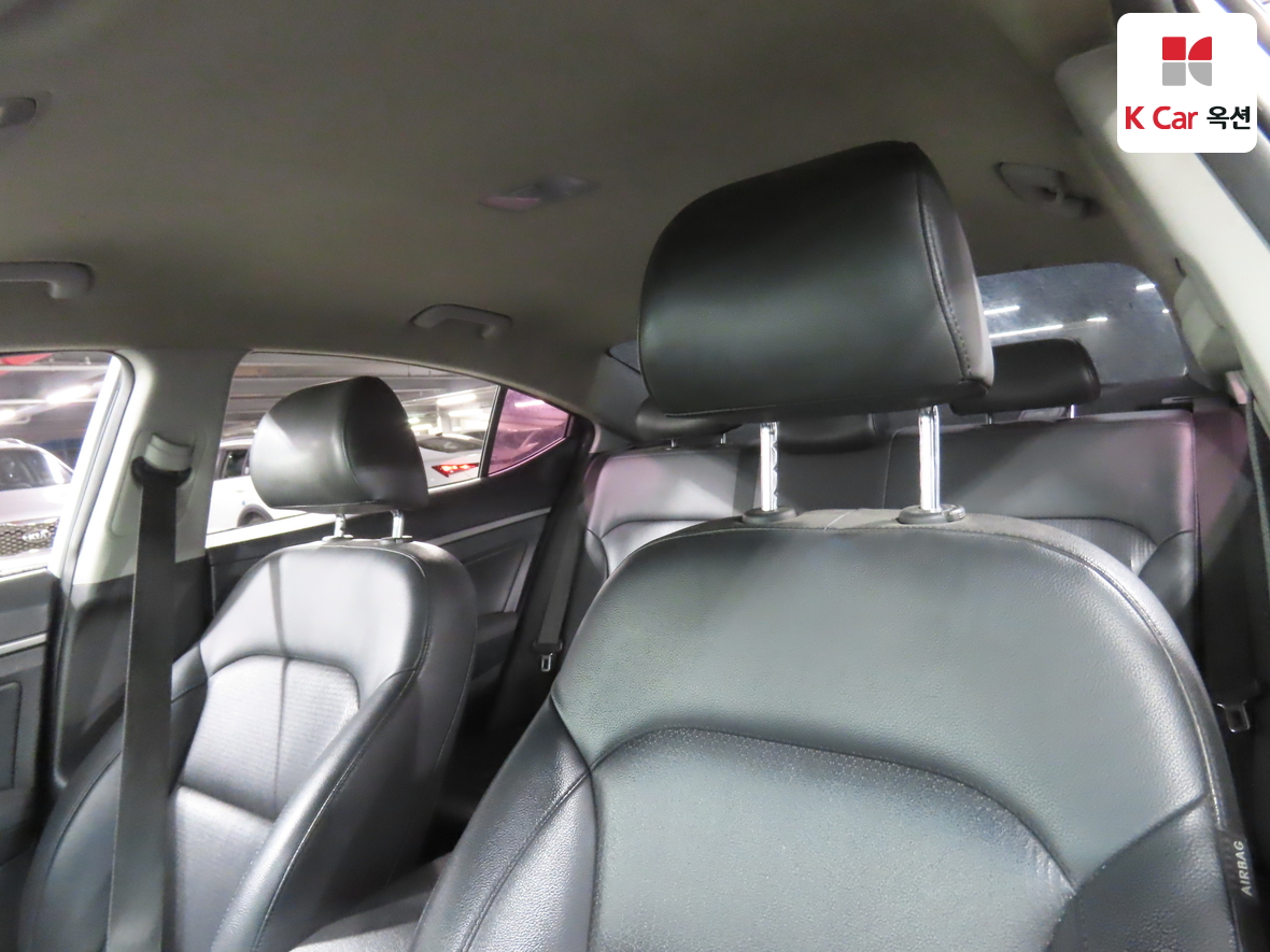 Hyundai Elantra - 18