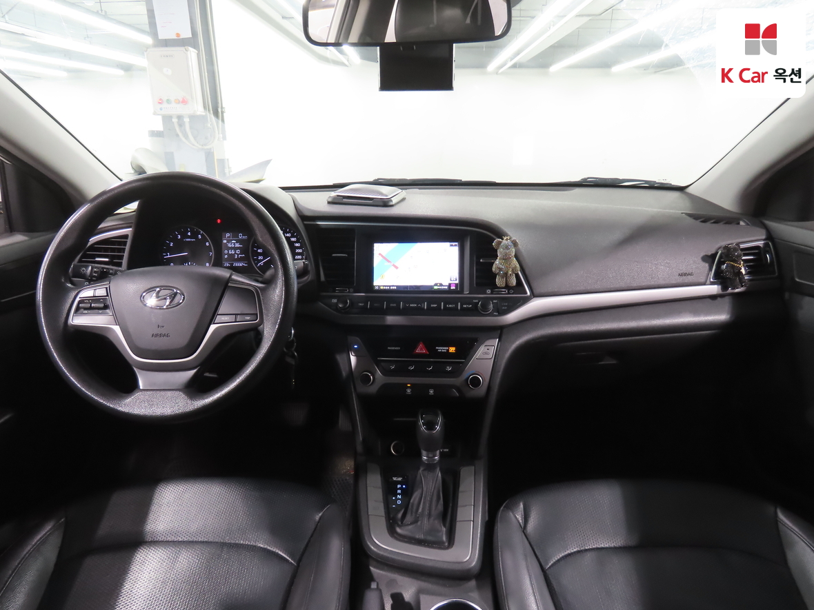 Hyundai Elantra - 3