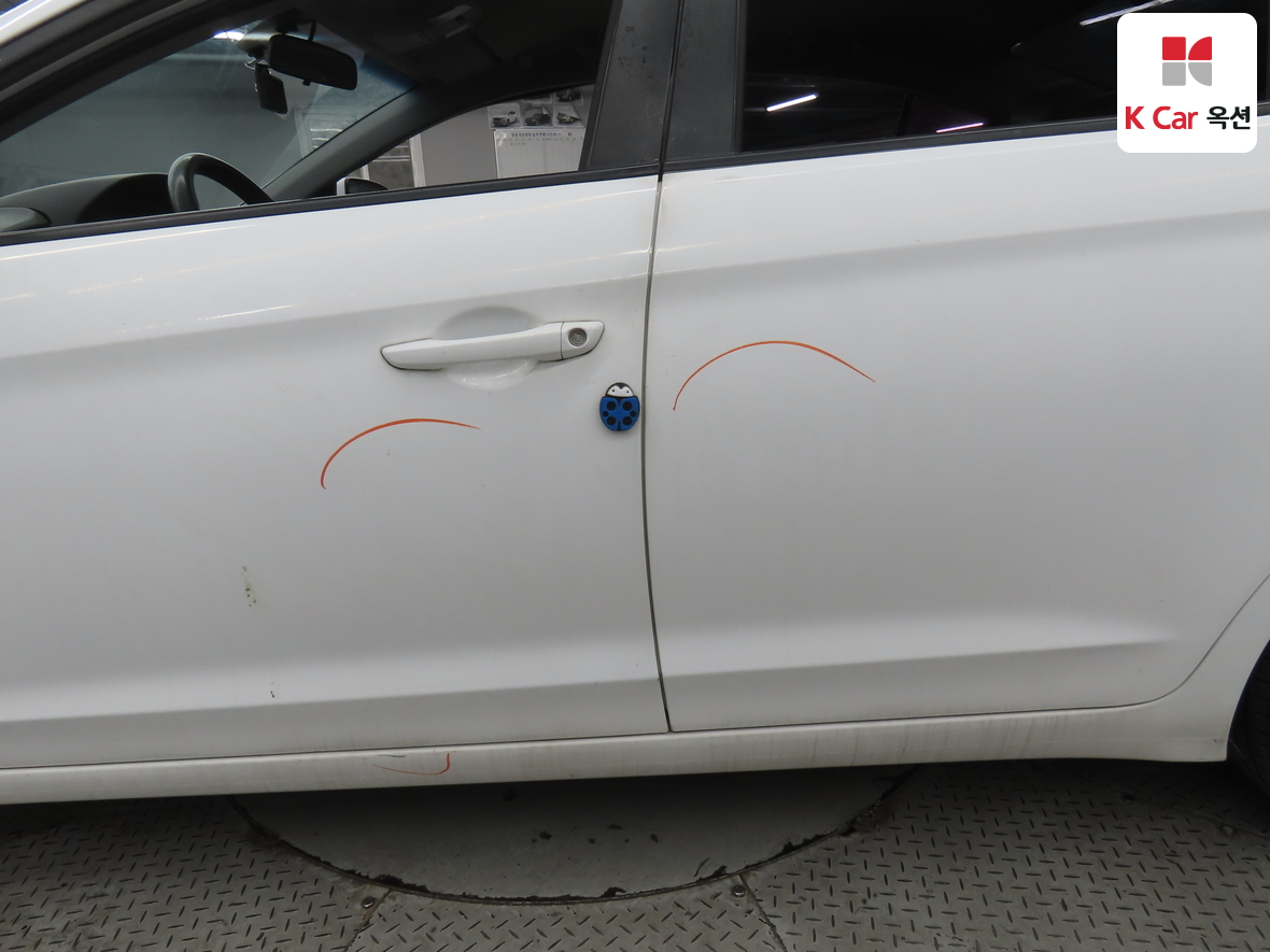Hyundai Elantra - 36