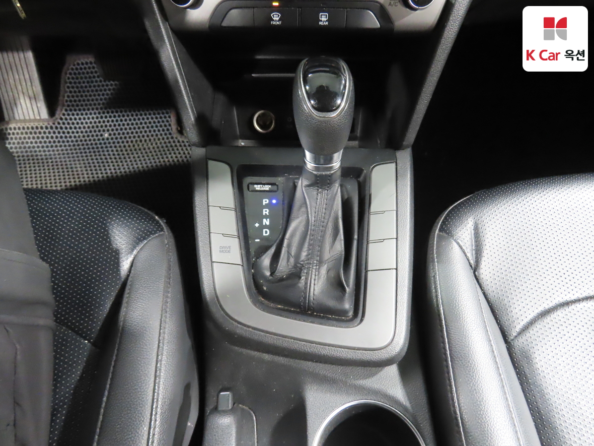Hyundai Elantra - 16