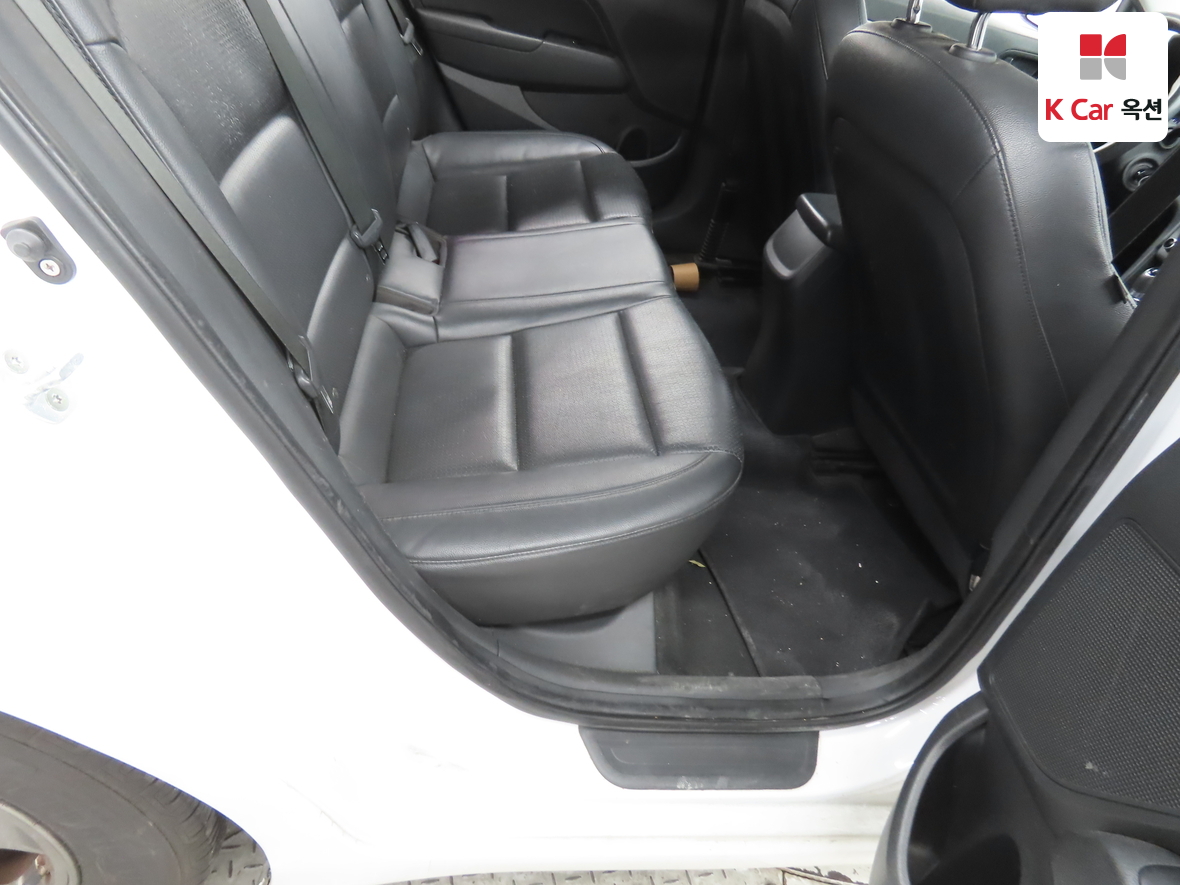 Hyundai Elantra - 26