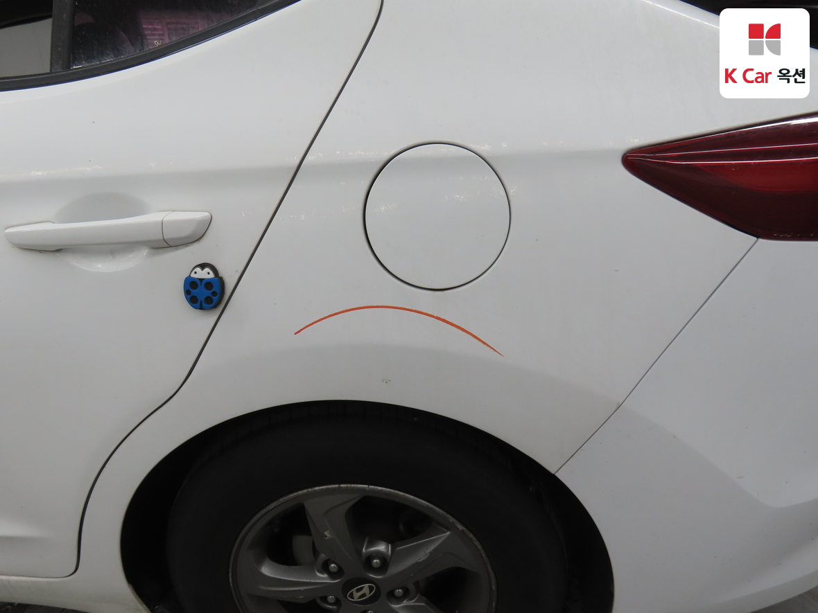 Hyundai Elantra - 37