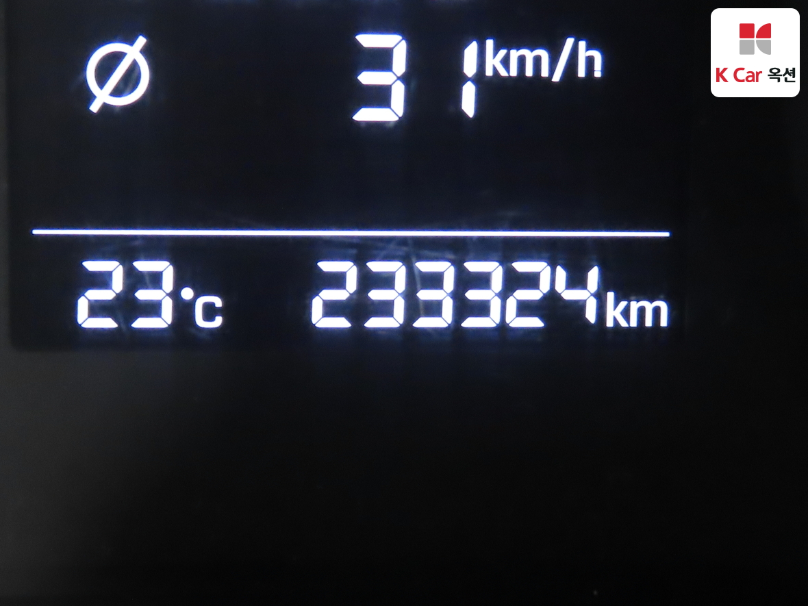 Hyundai Elantra - 4