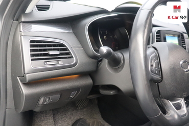 2016 - renault sm6