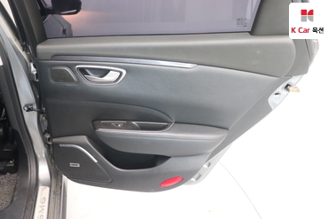 2016 - renault sm6