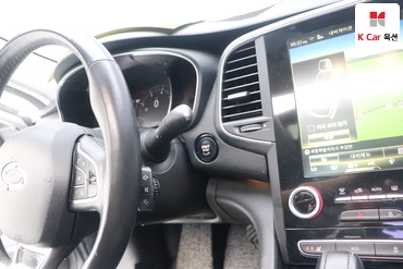 2016 - renault sm6