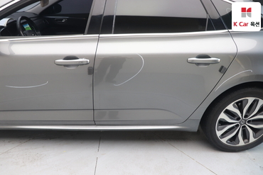 2016 - renault sm6