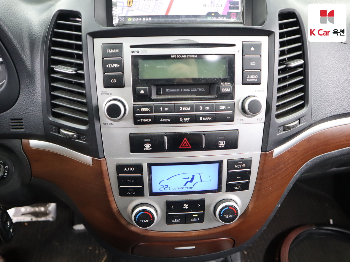 Hyundai SANTAFE - 15