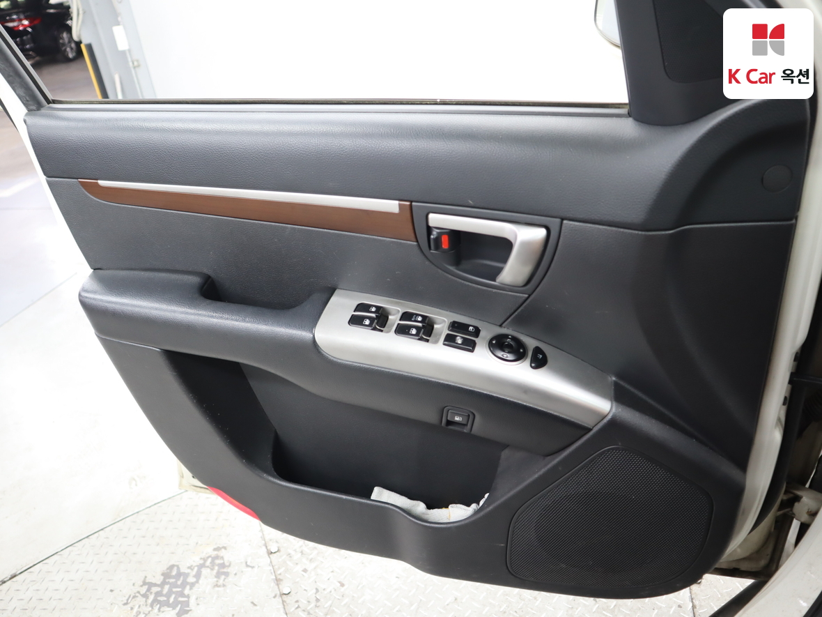 Hyundai SANTAFE - 8