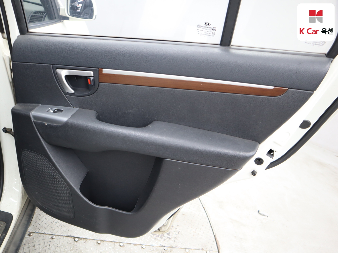 Hyundai SANTAFE - 27