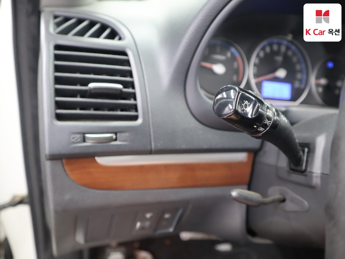 Hyundai SANTAFE - 9