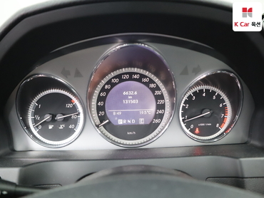 2011 - mercedes-benz c200