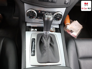 2011 - mercedes-benz c200