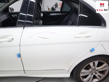 2011 - mercedes-benz c200