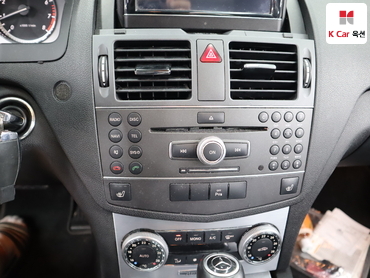 2011 - mercedes-benz c200