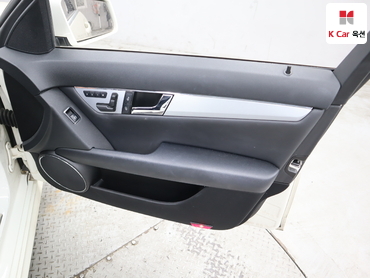 2011 - mercedes-benz c200