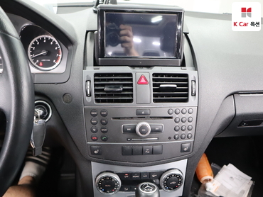 2011 - mercedes-benz c200