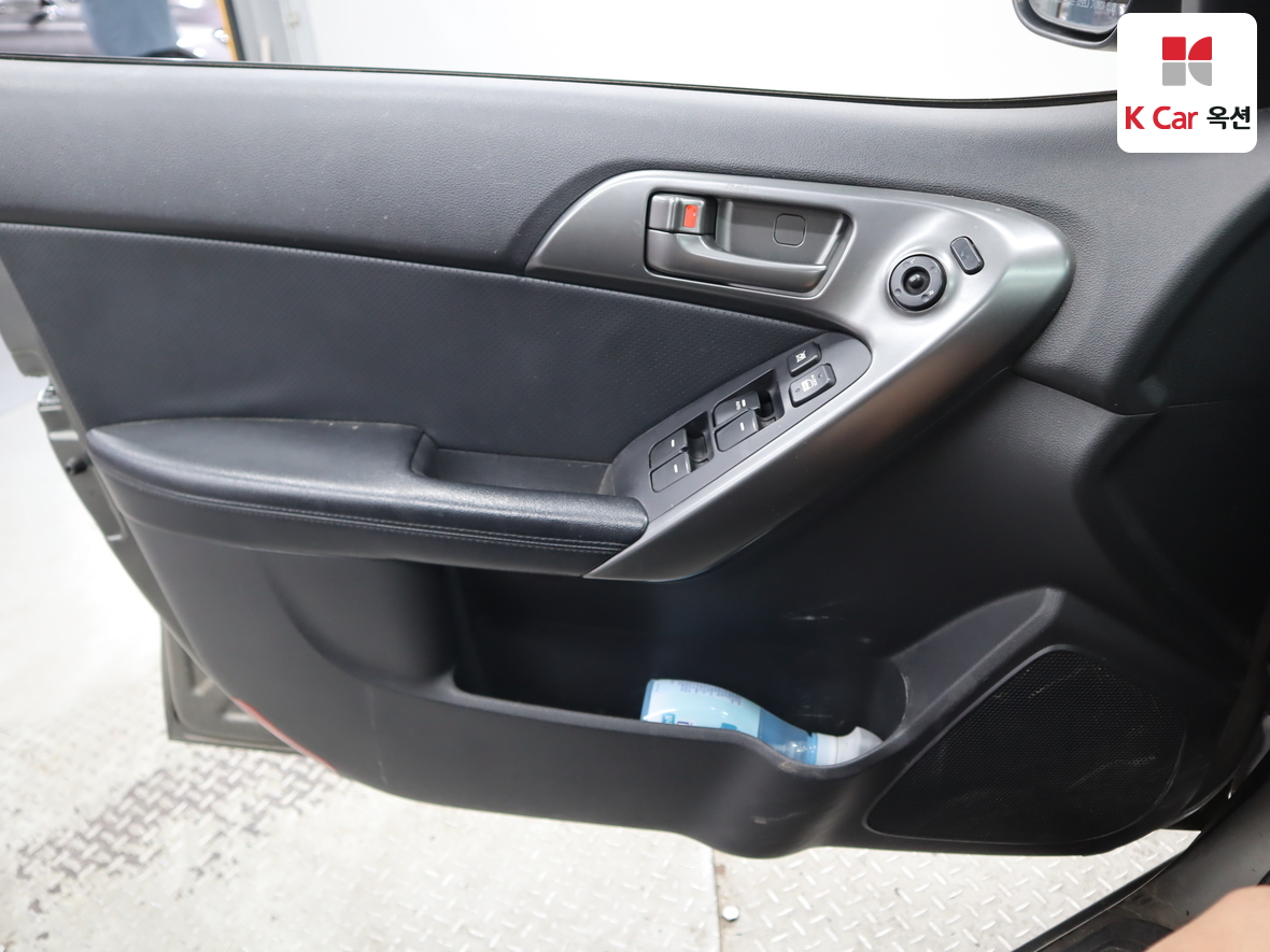 Kia Forte - 8