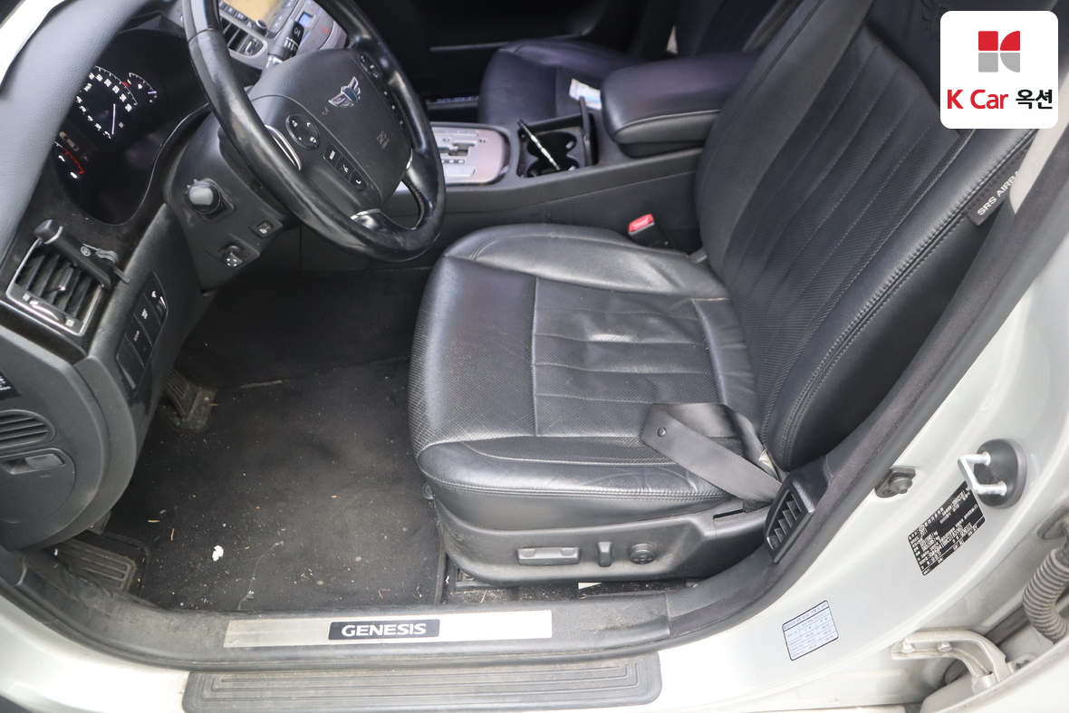 Hyundai Genesis - 19