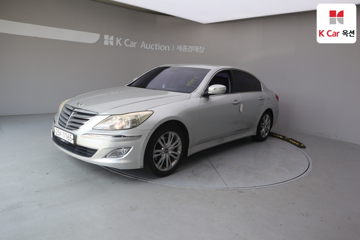 Hyundai Genesis - 1