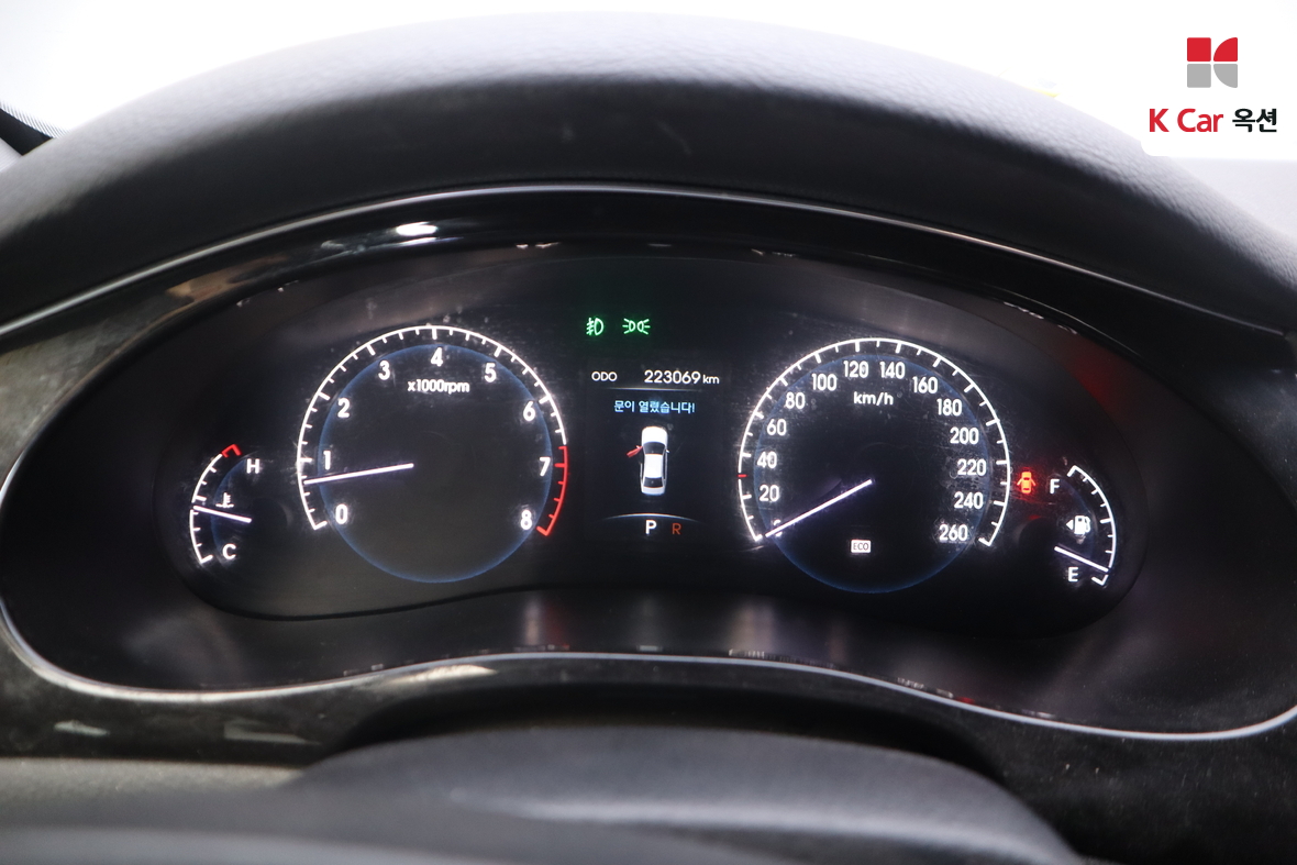 Hyundai Genesis - 5