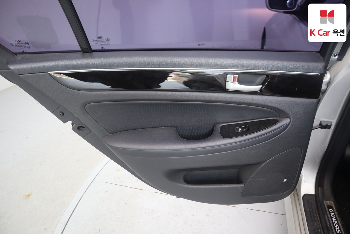 Hyundai Genesis - 21