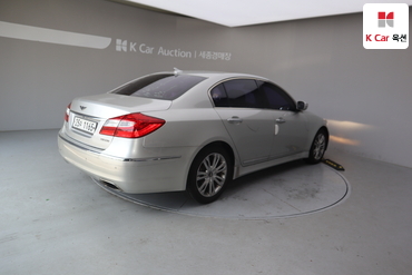 2012 - hyundai bh330