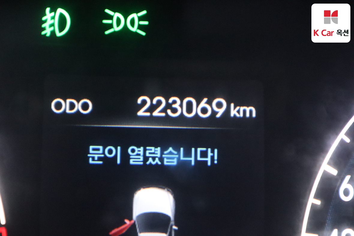 Hyundai Genesis - 4