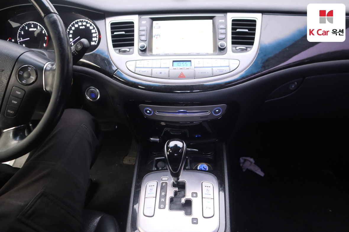 Hyundai Genesis - 6
