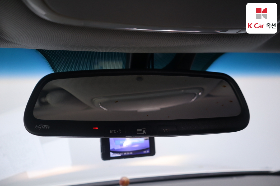 Hyundai Genesis - 12