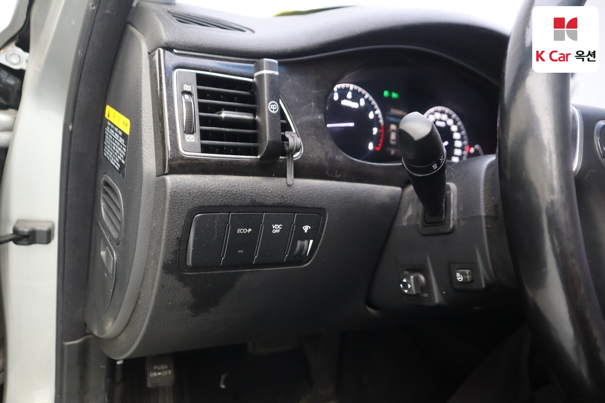Hyundai Genesis - 9