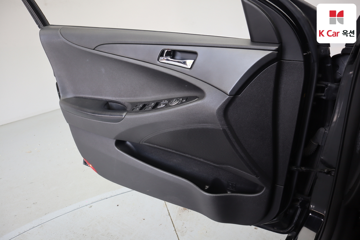 Hyundai Sonata - 8