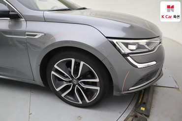 2016 - renault sm6