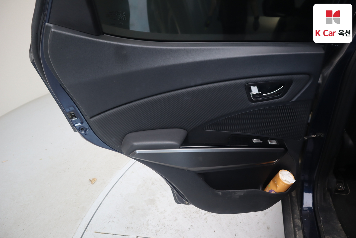 KG Mobility Tivoli - 21