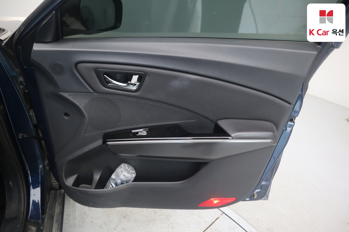 KG Mobility Tivoli - 28