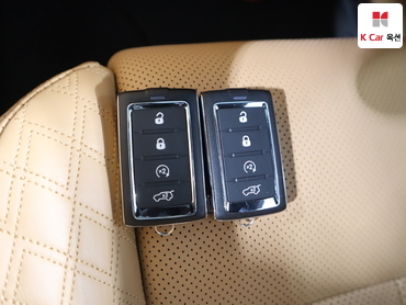 2023 - jeep grand cherokee
