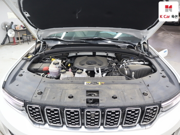2023 - jeep grand cherokee