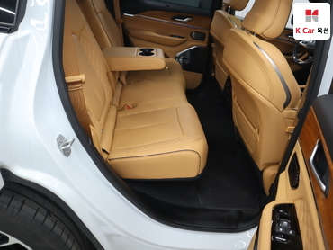 2023 - jeep grand cherokee