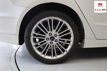 2014 - ford fusion