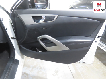 2013 - hyundai veloster