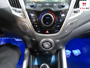 2013 - hyundai veloster